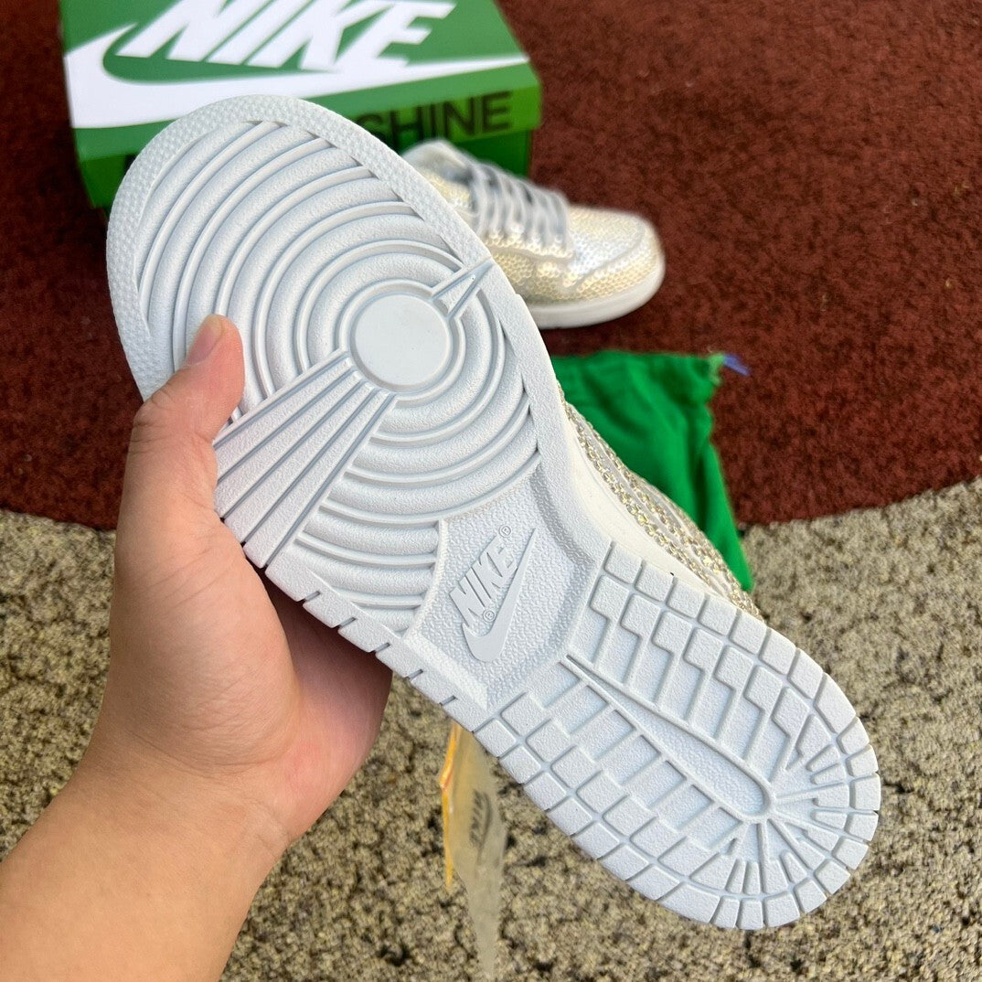 N1ke Dunk SB flea market