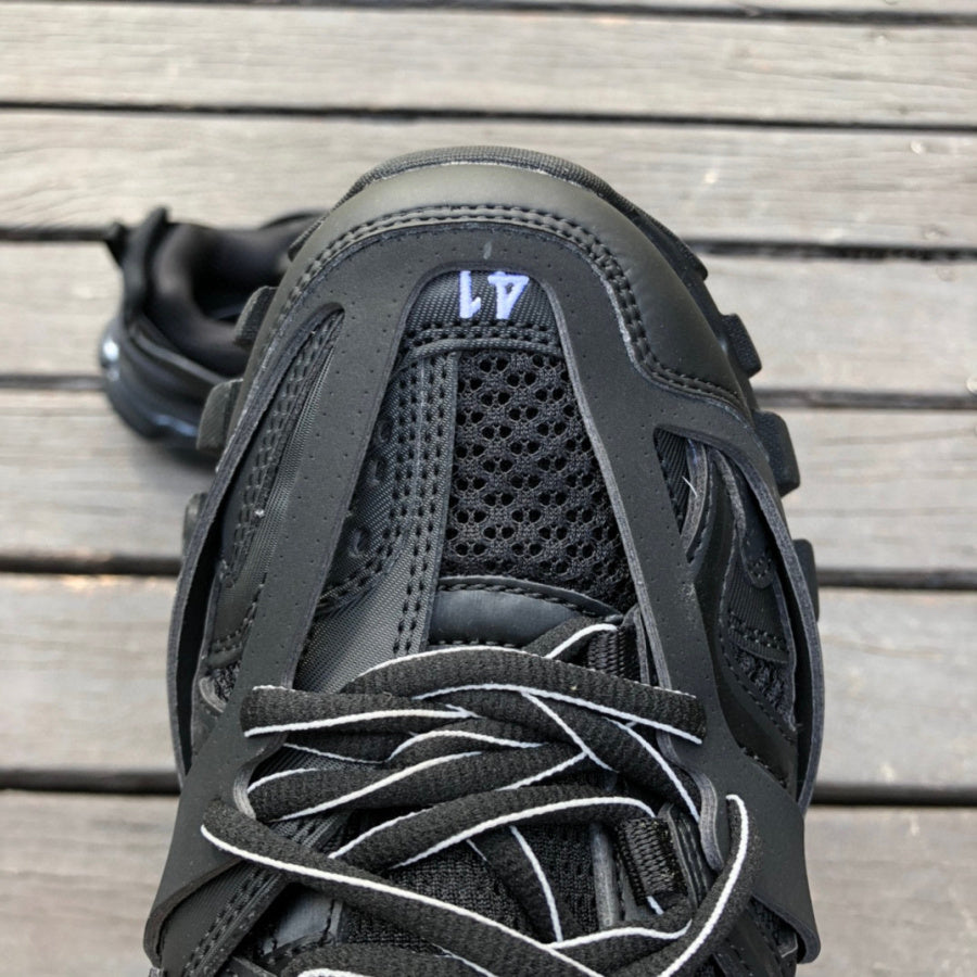 Balenc1aga Triple S