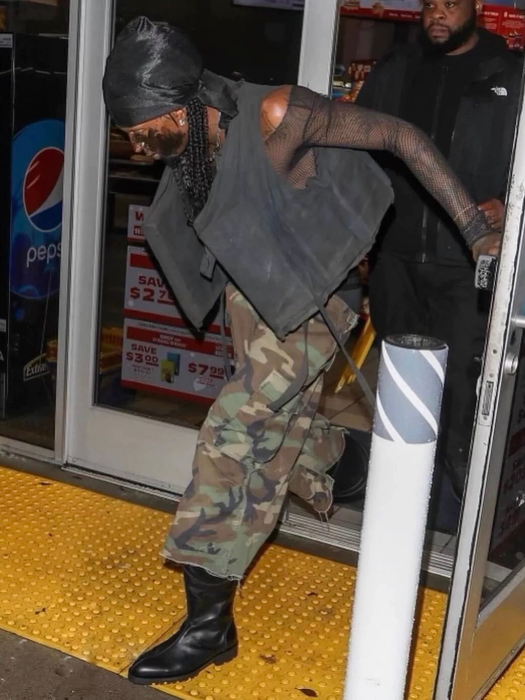 Pocket Camouflage Cargo Shorts Mens Raw edge Summer Safari Style Loose Wide leg Elastic Waist short pants Men